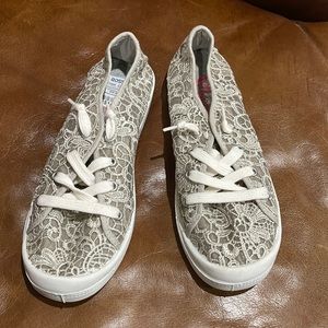 Jelly Belly Sneakers Tan Lace Size 8 NEW